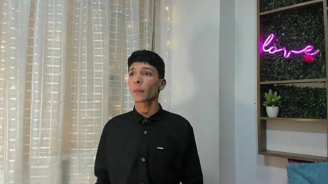 Max Steell online show from October 31, 3:07 am