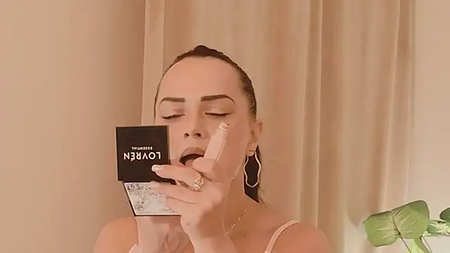 SiennaRosse online show from April 10, 8:13 pm