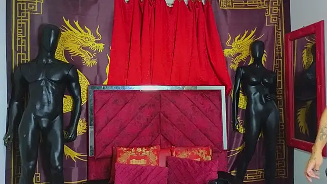 Snapshot of Scoundrel_Room chatting on November 3, 7:20 am Scoundrel Room online show from November 3, 7:20 am