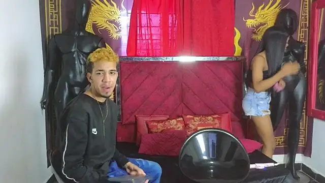 Snapshot of Scoundrel_Room chatting on November 18, 8:46 pm Scoundrel Room online show from November 18, 8:46 pm