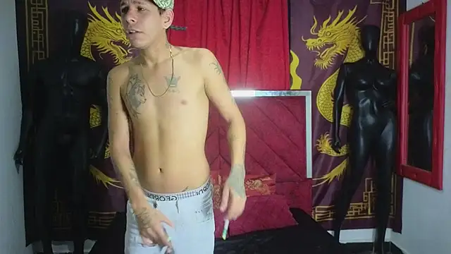 Snapshot of Scoundrel_Room chatting on November 25, 7:19 am Scoundrel Room online show from November 25, 7:19 am