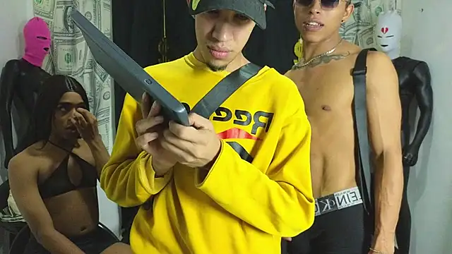 Snapshot of Scoundrel_Room chatting on December 15, 9:24 am Scoundrel Room online show from December 15, 9:24 am