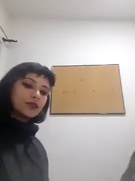 Sandyofi online show from November 4, 11:15 pm