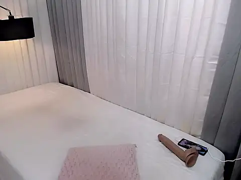 Xhugejerkingtrans online show from April 1, 3:40 am