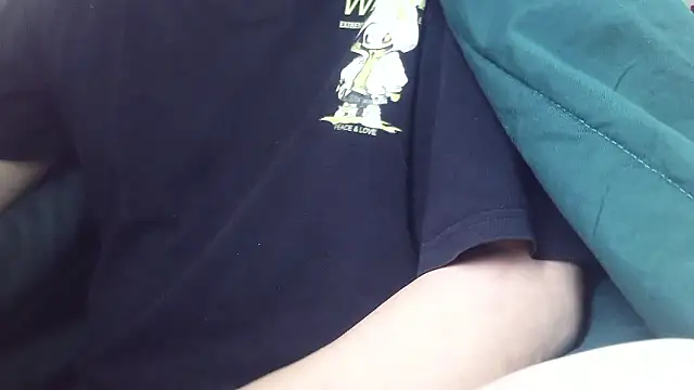 Snapshot of Stripholyday chatting on October 30, 5:31 am Stripholyday online show from October 30, 5:31 am