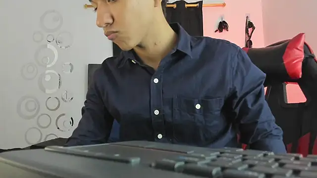 Snapshot of Maximiliano_Khalil chatting on November 26, 7:26 pm Maximiliano Khalil online show from November 26, 7:26 pm