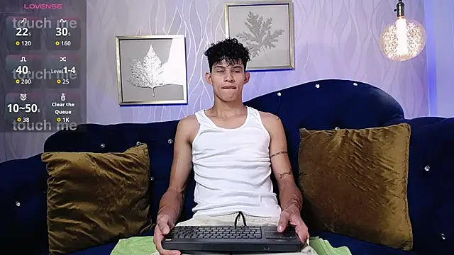 KamiSuarez online show from February 9, 6:45 pm