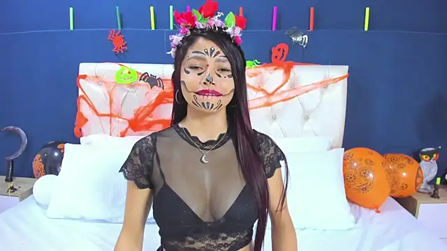 Kim Luna1 online show from November 4, 4:11 am