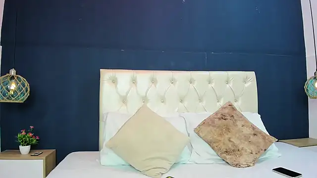 Kim Luna1 online show from December 2, 12:27 am