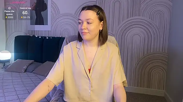 Snapshot of R_I_N_A chatting on November 28, 1:30 am R I N A online show from November 28, 1:30 am