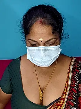 Snapshot of deepikasree143 chatting on December 4, 7:44 pm deepikasree143 online show from December 4, 7:44 pm