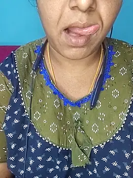 Snapshot of deepikasree143 chatting on December 14, 3:56 am deepikasree143 online show from December 14, 3:56 am