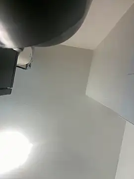 Snapshot of triquetteAUrdv chatting on October 28, 8:07 am triquetteAUrdv online show from October 28, 8:07 am