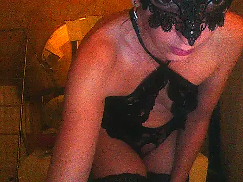 Anaiscpl2405 online show from November 10, 8:41 pm