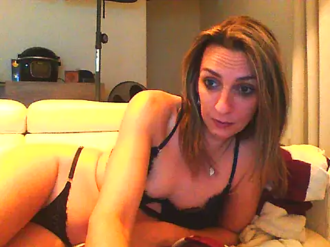 Anaiscpl2405 online show from November 15, 9:32 pm