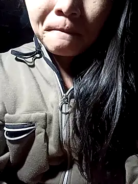 Snapshot of yoyo-mi chatting on November 1, 3:52 am yoyo-mi online show from November 1, 3:52 am