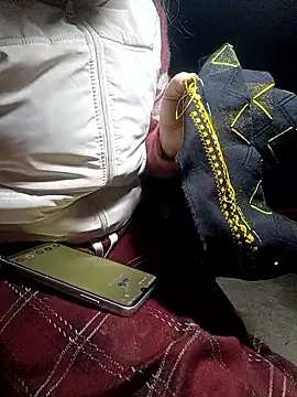 yoyo-mi online show from January 7, 1:24 pm