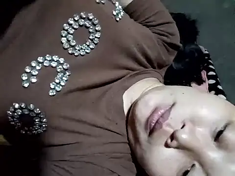 yoyo-mi online show from April 7, 9:48 pm