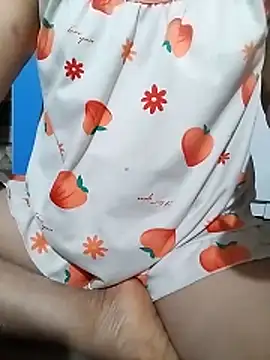 Snapshot of -Hazel-123 chatting on November 14, 1:10 pm -Hazel-123 online show from November 14, 1:10 pm