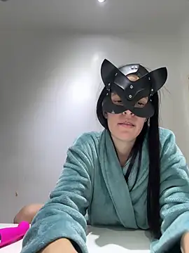 carolinedanger  online show from November 8, 12:11 am