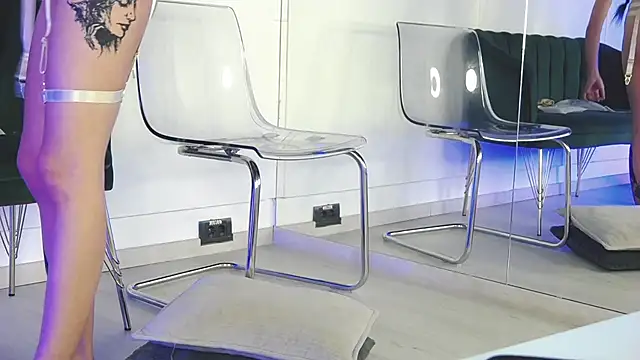 Snapshot of RebbeccaRay chatting on December 15, 8:02 pm RebbeccaRay online show from December 15, 8:02 pm