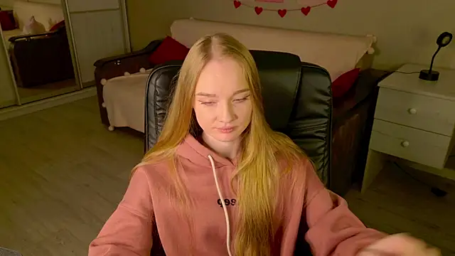 Snapshot of Shawty_Mia chatting on November 13, 5:34 pm Shawty Mia online show from November 13, 5:34 pm