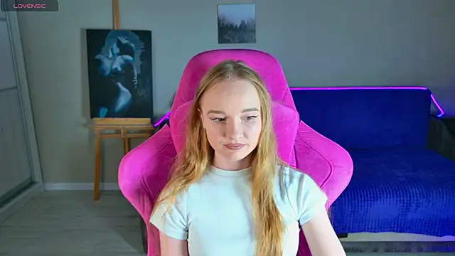 Snapshot of Shawty_Mia chatting on November 23, 2:06 pm Shawty Mia online show from November 23, 2:06 pm