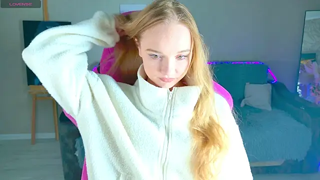 Snapshot of Shawty_Mia chatting on December 4, 2:04 pm Shawty Mia online show from December 4, 2:04 pm