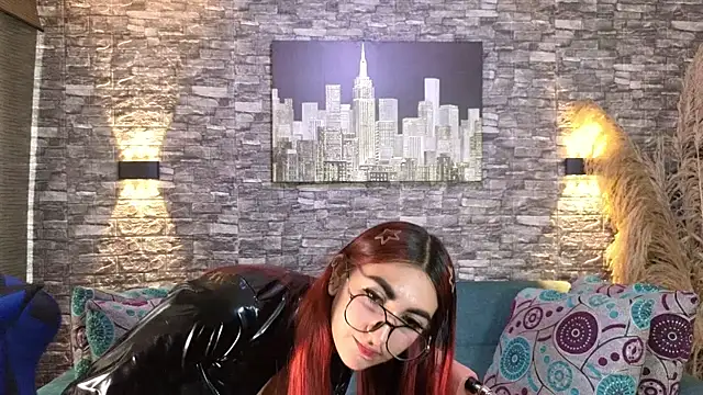 venusevanss online show from October 28, 1:25 pm