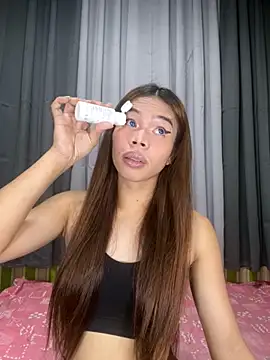 Snapshot of kierra_fox chatting on November 27, 3:03 pm kierra fox online show from November 27, 3:03 pm