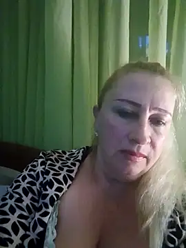 Snapshot of Esenia505 chatting on November 5, 3:56 pm Esenia505 online show from November 5, 3:56 pm