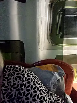 Snapshot of Esenia505 chatting on November 27, 9:17 pm Esenia505 online show from November 27, 9:17 pm