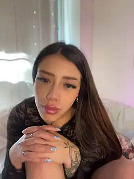 Snapshot of AshleyWinslow chatting on May 3, 2:12 pm AshleyWinslow online show from May 3, 2:12 pm