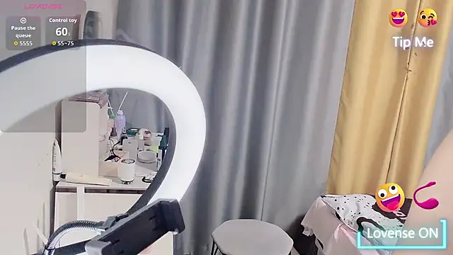 zhnlky online show from April 13, 3:28 pm