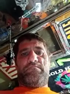 BigThickWhiteDickWilly online show from May 2, 1:54 am