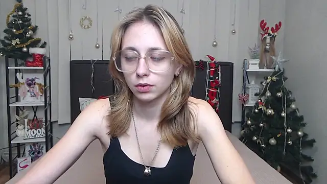 TracyLll online show from January 8, 6:37 am