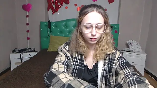 TracyLll online show from February 4, 6:08 am