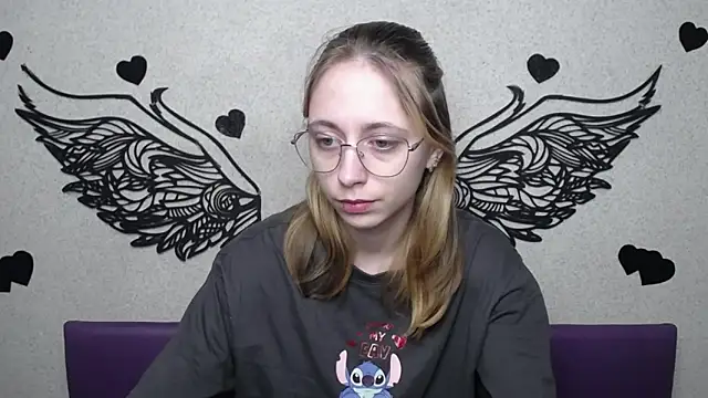 TracyLll online show from March 7, 5:59 am