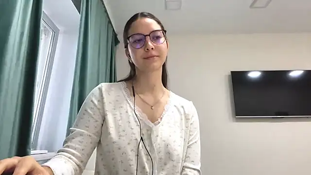 Snapshot of Allisgree chatting on October 29, 6:04 am Allisgree online show from October 29, 6:04 am