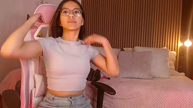 Skay bluee online show from November 18, 12:31 pm