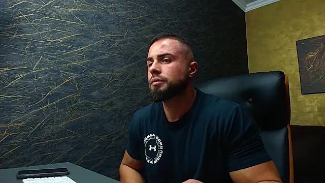 Snapshot of HayesWood chatting on November 4, 5:50 am HayesWood online show from November 4, 5:50 am