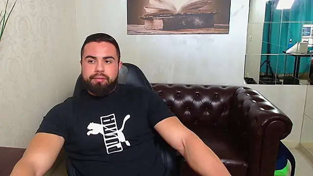 Snapshot of HayesWood chatting on December 16, 5:45 am HayesWood online show from December 16, 5:45 am