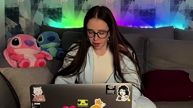 Snapshot of OhNicolle chatting on November 8, 9:35 pm OhNicolle online show from November 8, 9:35 pm