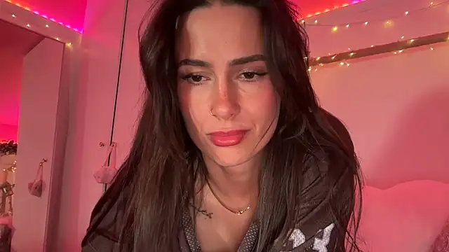 SpicyLunaaa online show from July 15, 11:32 pm