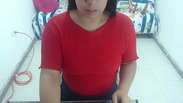 Snapshot of Alanafire chatting on November 19, 1:44 pm Alanafire online show from November 19, 1:44 pm