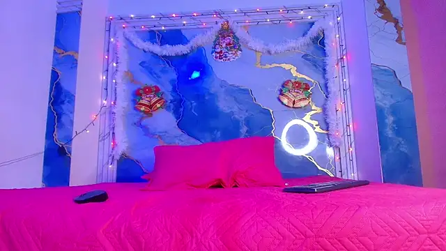 Snapshot of Girls_from_medellin chatting on December 2, 3:12 am Girls from medellin online show from December 2, 3:12 am