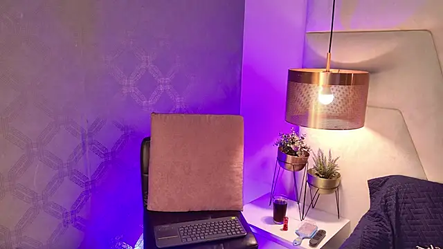 Snapshot of Arianaa_Gray chatting on January 7, 3:31 am Arianaa Gray online show from January 7, 3:31 am