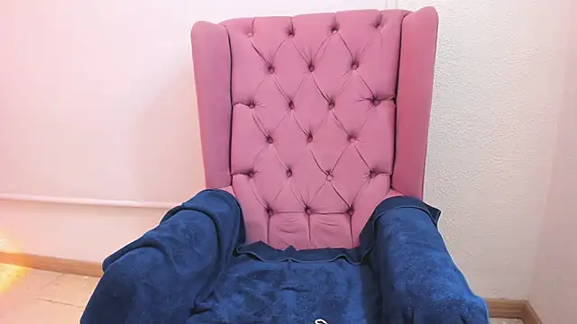 Julietta01 online show from November 15, 4:32 am