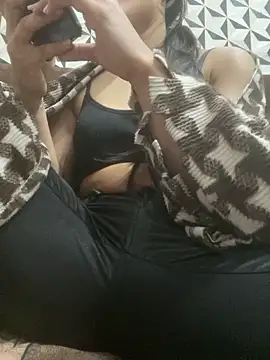 Snapshot of Heena_Sharma982 chatting on December 15, 7:12 am Heena Sharma982 online show from December 15, 7:12 am