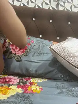 Heena Sharma982 online show from February 10, 6:45 pm